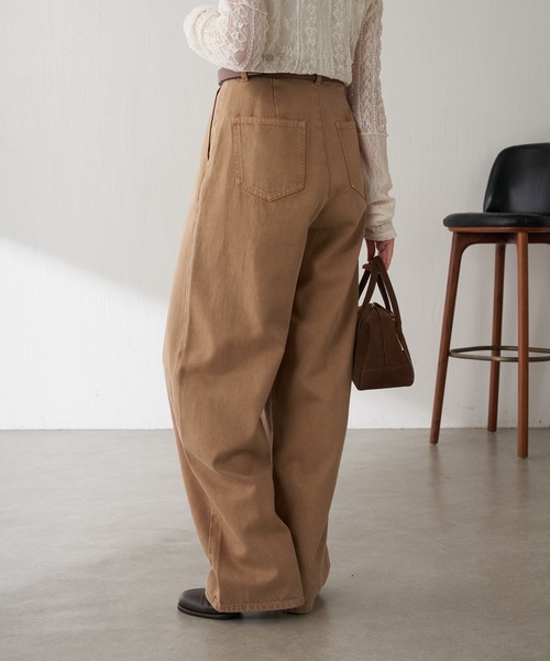 COLLAGE GALLARDAGALANTE（コラージュガリャルダガランテ）の「Q.anos/チャーム付きタックワイドデニム（デニムパンツ・レディース・ブルー/ベージュ・0/1）」の18枚目の写真