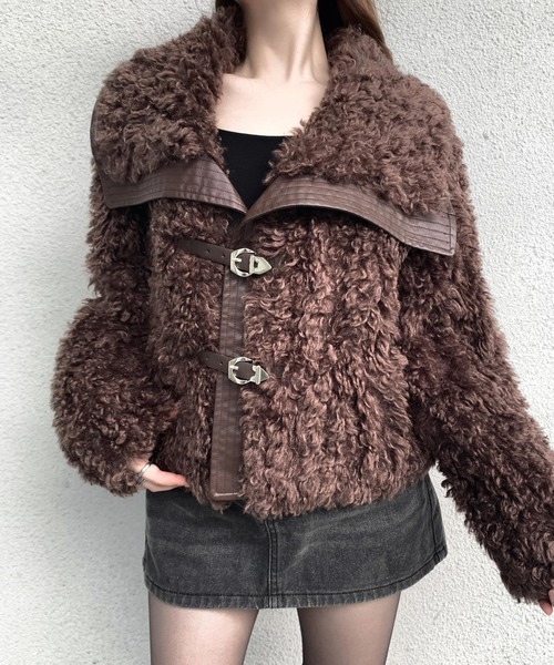 VEILA(ヴェイラ)の「フェイクファーボアショートジャケット(その他アウター・レディース・ダークブラウン/グレー・S/M)」の7枚目の写真