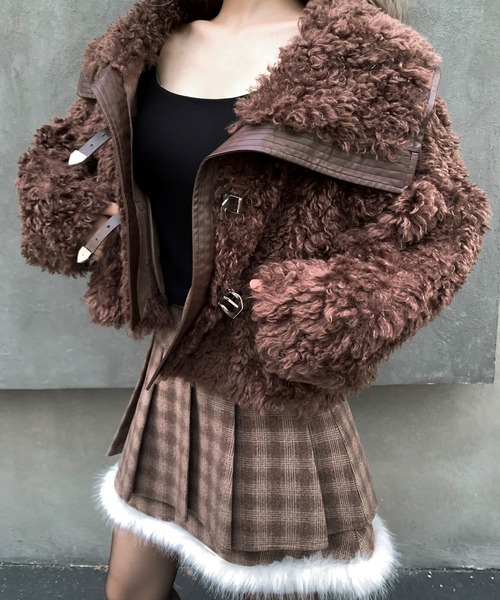 VEILA(ヴェイラ)の「フェイクファーボアショートジャケット(その他アウター・レディース・ダークブラウン/グレー・S/M)」の3枚目の写真