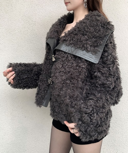 VEILA(ヴェイラ)の「フェイクファーボアショートジャケット(その他アウター・レディース・ダークブラウン/グレー・S/M)」の19枚目の写真