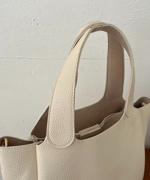 CAPRICIEUX LE'MAGE（カプリシューレマージュ）の「3roomシュリンクバッグ（ショルダーバッグ・レディース・アイボリー/ブラック/キャメル・FREE）」の12枚目の写真