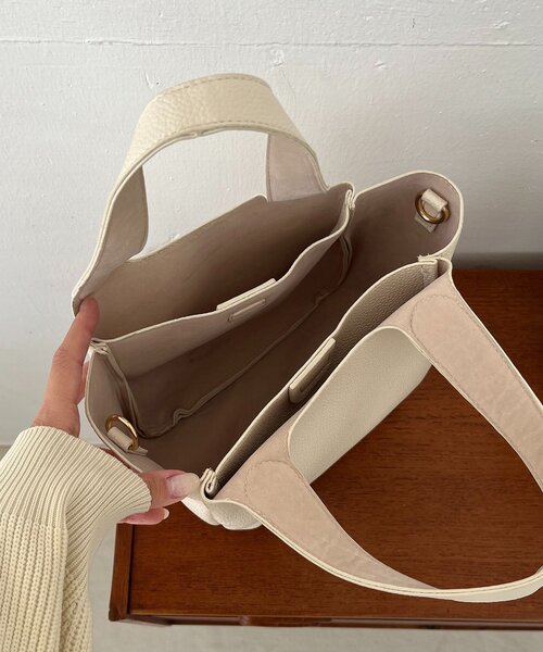 CAPRICIEUX LE'MAGE（カプリシューレマージュ）の「3roomシュリンクバッグ（ショルダーバッグ・レディース・アイボリー/ブラック/キャメル・FREE）」の13枚目の写真