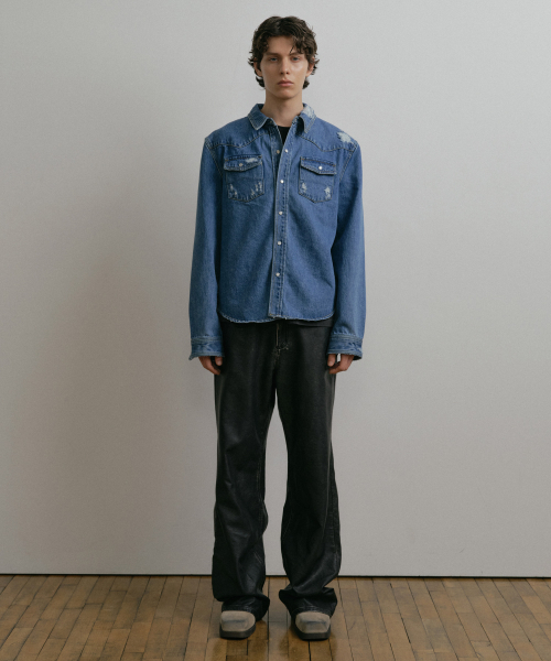 DUSTYWHITE（ダスティーホワイト）の「BLUE DESTROYED CROPPED WESTERN DENIM SHIRT（シャツ/ブラウス・メンズ・その他・MEDIUM/LARGE/X-LARGE）」の5枚目の写真