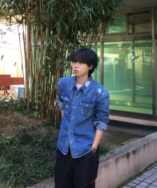 DUSTYWHITE（ダスティーホワイト）の「BLUE DESTROYED CROPPED WESTERN DENIM SHIRT（シャツ/ブラウス・メンズ・その他・MEDIUM/LARGE/X-LARGE）」の13枚目の写真