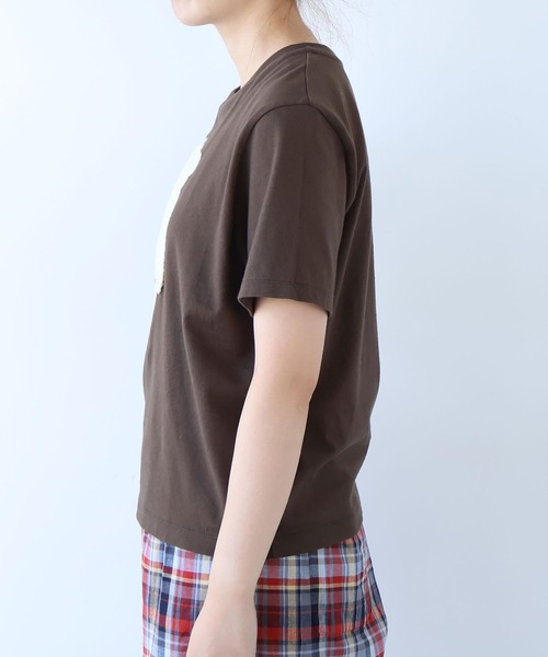 bulle de savon(ビュルデサボン)の「くまのぬいぐるみ刺繍Tシャツ(Tシャツ/カットソー・レディース・ブルー/ブラウン/イエロー・FREE)」の4枚目の写真