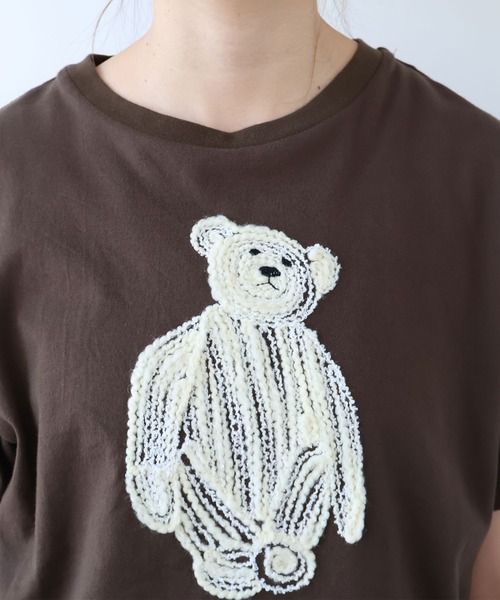 bulle de savon(ビュルデサボン)の「くまのぬいぐるみ刺繍Tシャツ(Tシャツ/カットソー・レディース・ブルー/ブラウン/イエロー・FREE)」の6枚目の写真