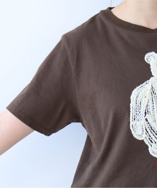 bulle de savon(ビュルデサボン)の「くまのぬいぐるみ刺繍Tシャツ(Tシャツ/カットソー・レディース・ブルー/ブラウン/イエロー・FREE)」の7枚目の写真