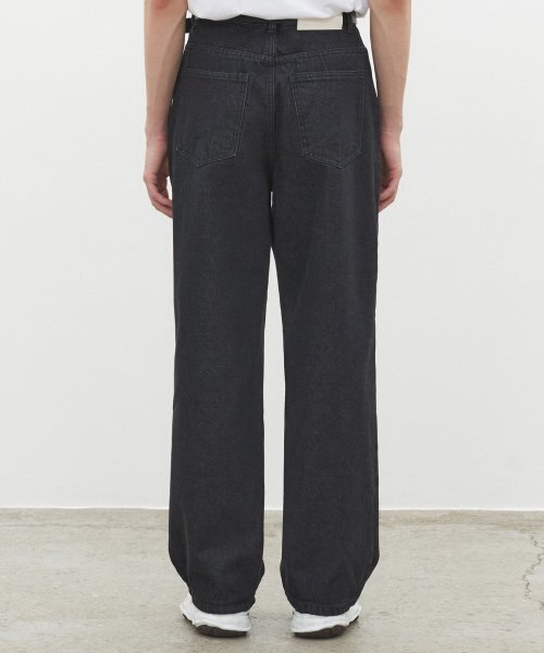 DECET(デケト)の「Dawn 2Pleats Wide Jeans DCPT007STNBlack(デニムパンツ・レディース・その他・26/28/30/32/34)」の5枚目の写真