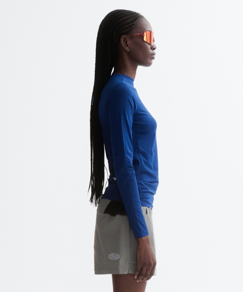 MENASOO(ミナス)の「VENODE Runfree Long Tshirts_Blue (Tight Fit)(Tシャツ/カットソー・レディース・ブルー・1/2)」の3枚目の写真