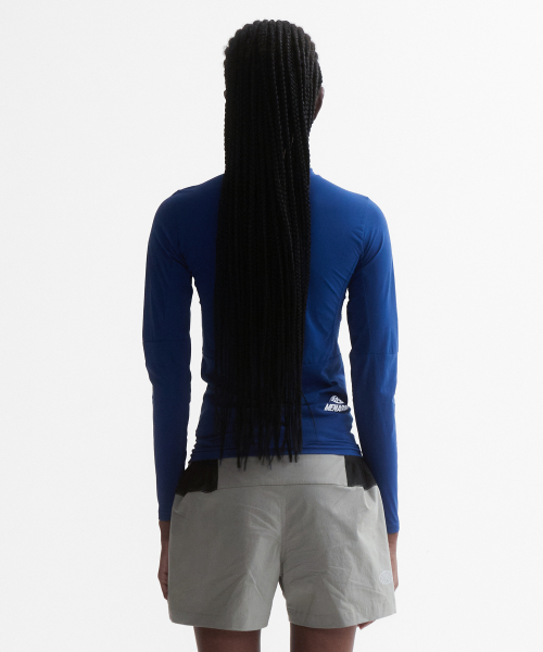 MENASOO(ミナス)の「VENODE Runfree Long Tshirts_Blue (Tight Fit)(Tシャツ/カットソー・レディース・ブルー・1/2)」の4枚目の写真