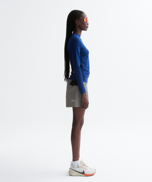 MENASOO(ミナス)の「VENODE Runfree Long Tshirts_Blue (Tight Fit)(Tシャツ/カットソー・レディース・ブルー・1/2)」の7枚目の写真
