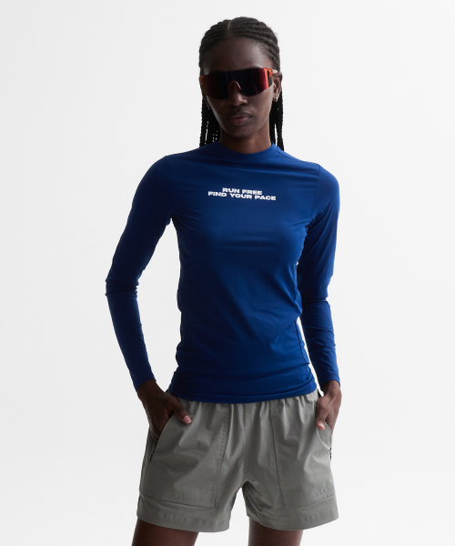 MENASOO(ミナス)の「VENODE Runfree Long Tshirts_Blue (Tight Fit)(Tシャツ/カットソー・レディース・ブルー・1/2)」の10枚目の写真