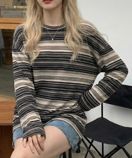 cammie(キャミー)の「柄トップス(Tシャツ/カットソー・レディース・カーキ/サックスブルー/ブラック・M/L)」の2枚目の写真