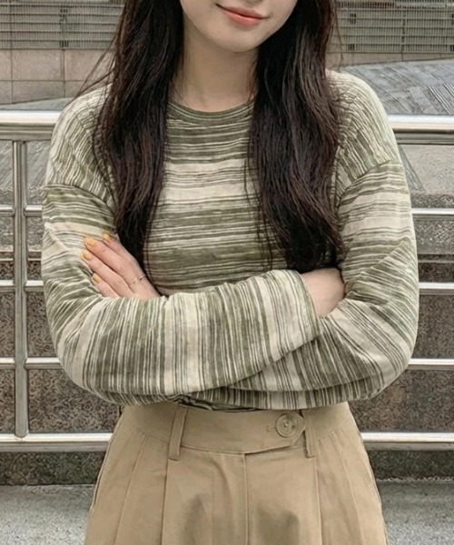 cammie(キャミー)の「柄トップス(Tシャツ/カットソー・レディース・カーキ/サックスブルー/ブラック・M/L)」の9枚目の写真