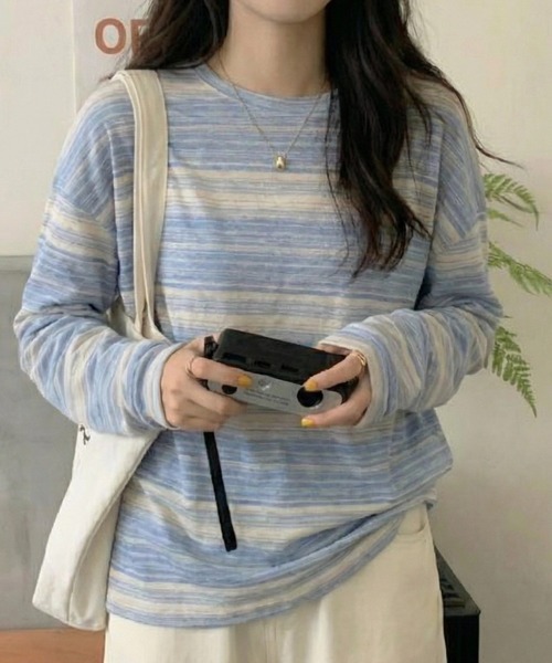 cammie(キャミー)の「柄トップス(Tシャツ/カットソー・レディース・カーキ/サックスブルー/ブラック・M/L)」の12枚目の写真