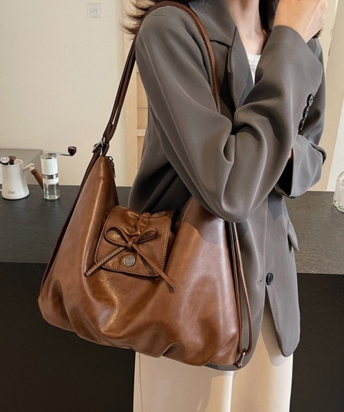 Miniministore(ミニミニストア)の「ショルダーバッグ フェイクレザーリュック(ショルダーバッグ・レディース・ブラック/ブラウン/キャメル・FREE)」の11枚目の写真