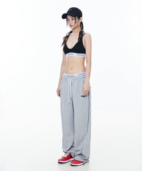 MICHIKO LONDON(ミチコ ロンドン)の「Diagonal Logo Sweatpants Gray_Unisex(スウェットパンツ・レディース・その他・LARGE)」の3枚目の写真
