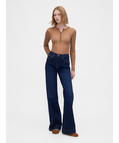 GAP（ギャップ）の「ハイライズ リラックス フレアデニム（デニムパンツ・レディース・インディゴブルー・24/25/26/27/23/28/29/30）」の4枚目の写真