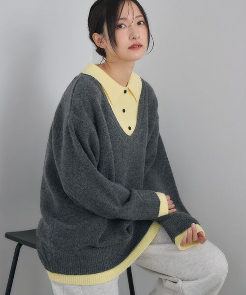 RETRO GIRL（レトロガール）の「レイヤード風襟付きNT（ニット/セーター・レディース・チャコールグレー/ベージュ/ブルー・FREE）」の8枚目の写真