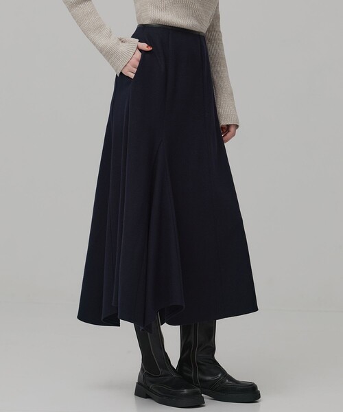 PUBLIC TOKYO(パブリックトウキョウ)の「ウールジャージフレアスカート(スカート・レディース・ネイビー/ホワイト・1/2)」の19枚目の写真