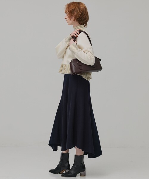 PUBLIC TOKYO(パブリックトウキョウ)の「ウールジャージフレアスカート(スカート・レディース・ネイビー/ホワイト・1/2)」の21枚目の写真