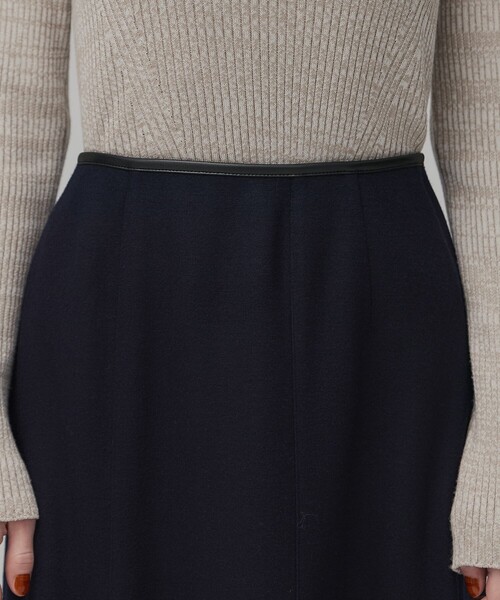 PUBLIC TOKYO(パブリックトウキョウ)の「ウールジャージフレアスカート(スカート・レディース・ネイビー/ホワイト・1/2)」の22枚目の写真