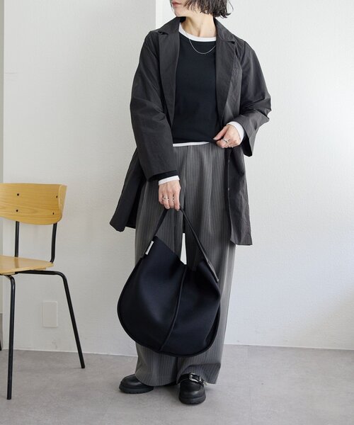 ear PAPILLONNER（イアパピヨネ）の「【kawa-kawa(カワカワ)】NO1529 wetワンショルダーバッグ（トートバッグ・レディース・ブラック・FREE）」の12枚目の写真