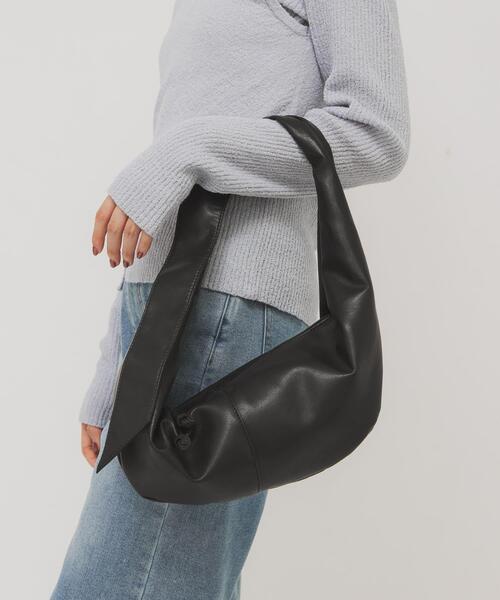 KBF(ケイビーエフ)の「ソフトイージーラウンドショルダーBAG(ショルダーバッグ・レディース・イエロー/ブラック・ONE)」の6枚目の写真