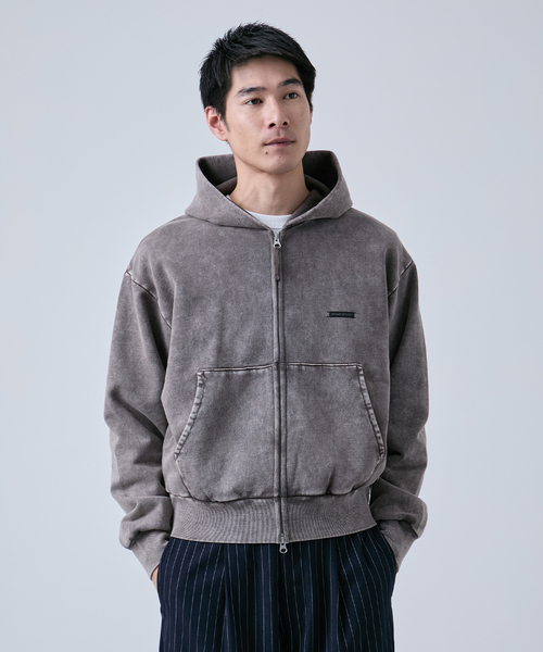 B.C STOCK（ベーセーストック）の「【ANTS & ELEPHANTS】ブリーチ加工 ショート丈 ダブルジップ裏毛パーカー（パーカー・メンズ・ブラック/レッド/ブラウン/ネイビー・LARGE/MEDIUM）」の2枚目の写真