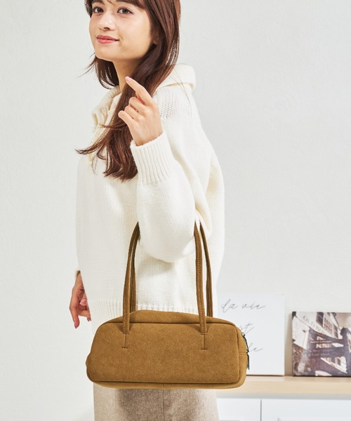 MISCH MASCH(ミッシュマッシュ)の「一部店舗限定 ロングハンドルスウェードボストンバッグ(ショルダーバッグ・レディース・ブラウン/カーキ・フリ-)」の10枚目の写真