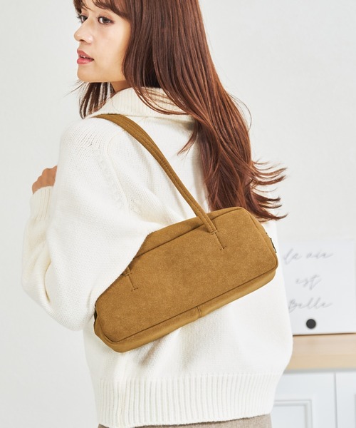MISCH MASCH(ミッシュマッシュ)の「一部店舗限定 ロングハンドルスウェードボストンバッグ(ショルダーバッグ・レディース・ブラウン/カーキ・フリ-)」の7枚目の写真