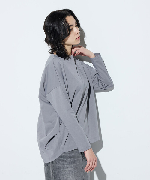 Gabardine K.T(ギャバジンケーティー)の「80ポンチ ゆったりプルオーバー(Tシャツ/カットソー・レディース・グレー/ライトグレー/ブラック・9号)」の1枚目の写真