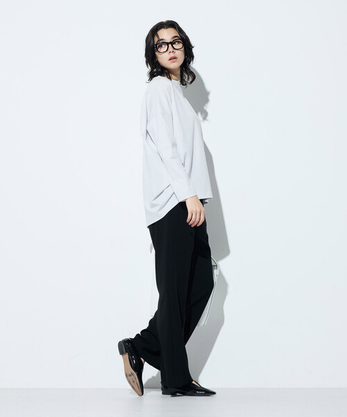 Gabardine K.T(ギャバジンケーティー)の「80ポンチ ゆったりプルオーバー(Tシャツ/カットソー・レディース・グレー/ライトグレー/ブラック・9号)」の4枚目の写真