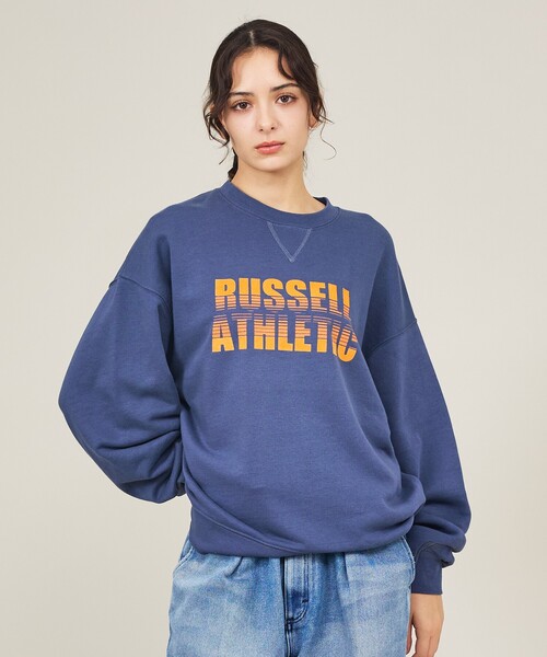 Russell Athletic(ラッセルアスレティック)の「【RUSSELL ATHLETIC / ラッセル アスレティック】Nu Blend Gradient Logo Sweat Crew / グラデーションロゴ スウェットクルー/ユニセックス(スウェット・メンズ・ホワイト/チャコールグレー/ネイビー・M/L)」の3枚目の写真