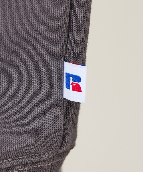 Russell Athletic(ラッセルアスレティック)の「【RUSSELL ATHLETIC / ラッセル アスレティック】Nu Blend Gradient Logo Sweat Crew / グラデーションロゴ スウェットクルー/ユニセックス(スウェット・メンズ・ホワイト/チャコールグレー/ネイビー・M/L)」の12枚目の写真