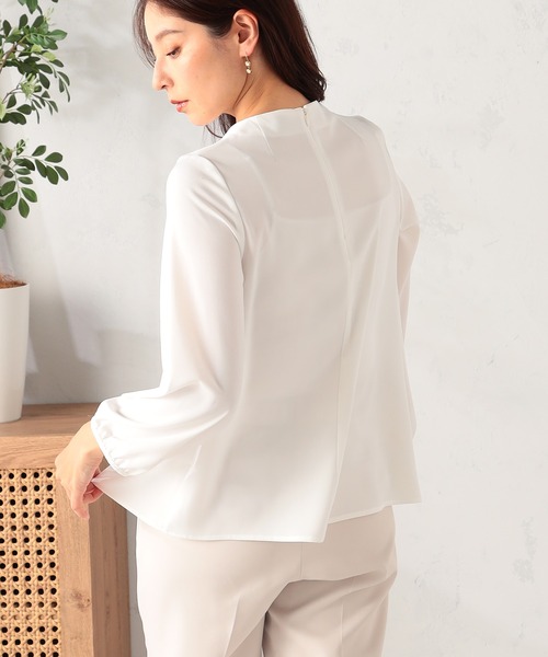 GALLORIA（ギャローリア）の「【お手入れ楽々･洗濯機で洗える】タックブラウス（シャツ/ブラウス・レディース・ホワイト/ライトグリーン/ライトベージュ・L/LL/M/S）」の4枚目の写真