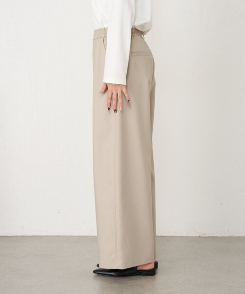 Jena espace merveilleux（ジェナ　エスパスメルヴェイユ）の「【美脚見え◎】ワンタックワイドパンツ（その他パンツ・レディース・アイボリー/ブラック/ベージュ・FREE）」の13枚目の写真