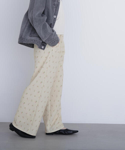 N.（N. Natural Beauty Basic）（エヌエヌナチュラルビューティーベーシック）の「フラワープリント SETUP パンツ（その他パンツ・レディース・イエロー系その他/ブラック系その他・ﾌﾘ-）」の8枚目の写真