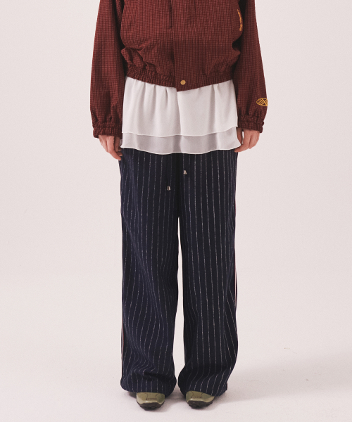 MENASOO(ミナス)の「MNS Pinstripe Wide Brushed Pants_Navy(その他パンツ・レディース・ネイビー・F)」の2枚目の写真