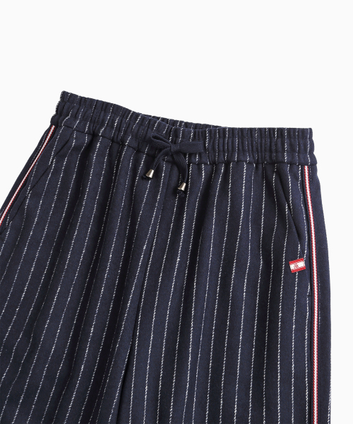 MENASOO(ミナス)の「MNS Pinstripe Wide Brushed Pants_Navy(その他パンツ・レディース・ネイビー・F)」の13枚目の写真