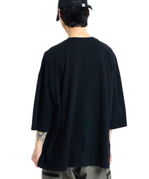 VONVAT（ヴォンバト）の「Signature Incision Coccoon Short Sleeve (Black)（Tシャツ/カットソー）」