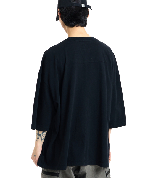 VONVAT(ヴォンバト)の「Signature Incision Coccoon Short Sleeve (Black)(Tシャツ/カットソー・レディース・ブラック・FREE/2/3)」の1枚目の写真