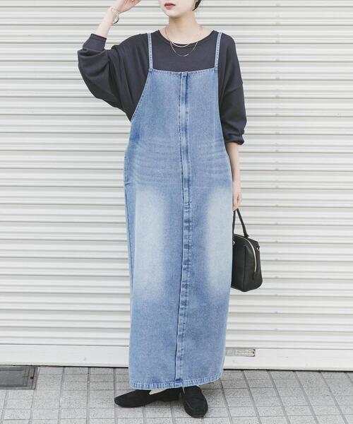 ITEMS URBANRESEARCH(アイテムズ アーバンリサーチ)の「デニムキャミワンピース(ワンピース・レディース・インディゴブルー/ライトインディゴブルー・FREE)」の1枚目の写真