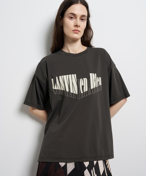 LANVIN en Bleu(ランバンオンブルー)の「“Summer paradise”ロゴプリントTシャツ(Tシャツ/カットソー・レディース・ライトカーキ/チャコールグレー/ベージュ・38)」の2枚目の写真