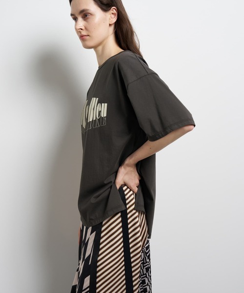 LANVIN en Bleu(ランバンオンブルー)の「“Summer paradise”ロゴプリントTシャツ(Tシャツ/カットソー・レディース・ライトカーキ/チャコールグレー/ベージュ・38)」の21枚目の写真