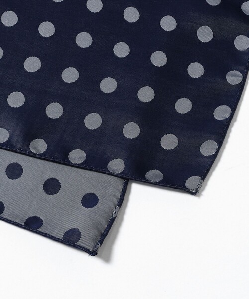 BEAMS PLUS（ビームスプラス）の「Dot Pattern Stole（バンダナ/スカーフ・メンズ・イエロー/ネイビー・ONE SIZE）」の7枚目の写真