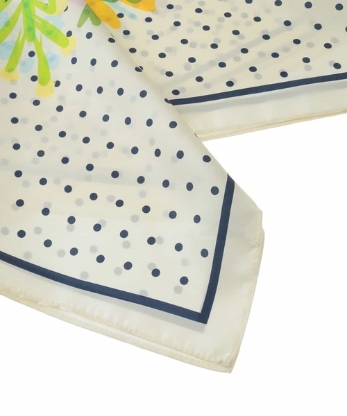 a.v.v（アーヴェヴェ）の「シルクスカーフ（ストール/ショール・レディース・レッド/ライトピンク・38）」の4枚目の写真