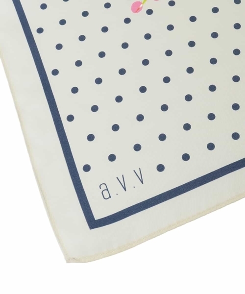 a.v.v（アーヴェヴェ）の「シルクスカーフ（ストール/ショール・レディース・レッド/ライトピンク・38）」の5枚目の写真