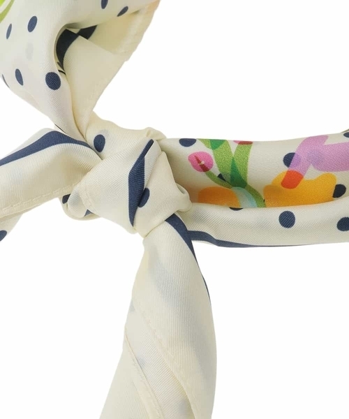 a.v.v（アーヴェヴェ）の「シルクスカーフ（ストール/ショール・レディース・レッド/ライトピンク・38）」の6枚目の写真