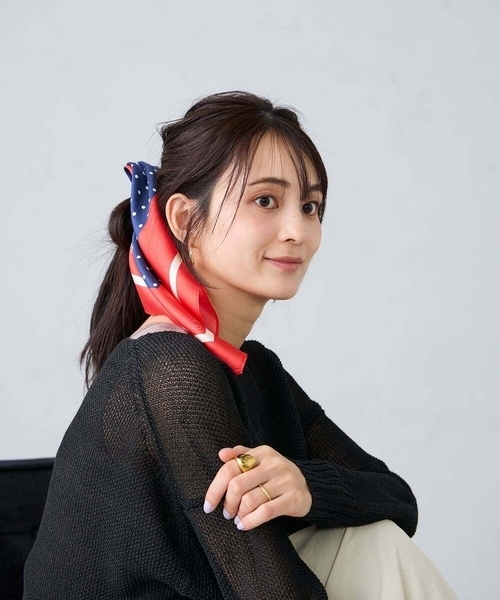 a.v.v（アーヴェヴェ）の「シルクスカーフ（ストール/ショール・レディース・レッド/ライトピンク/アイボリー/ミント・38）」の10枚目の写真